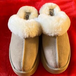 UGG Beige Disquette Slippers